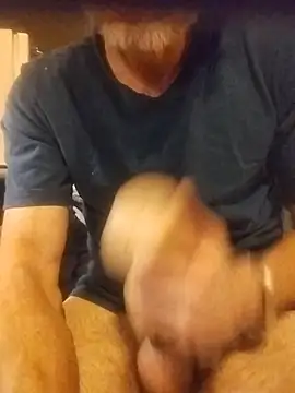 ROBERT0516 online show from May 17, 2026, 12:19 am