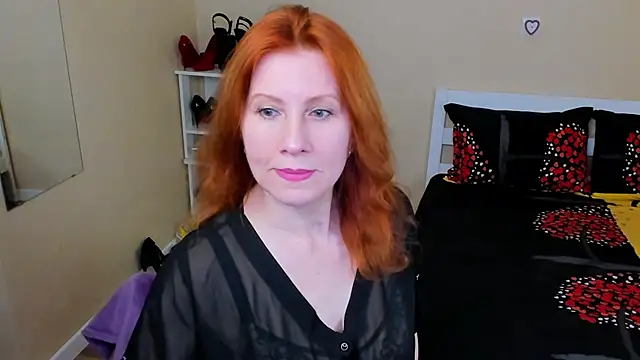 FoxySophia online show from April 26, 2026, 2:42 am