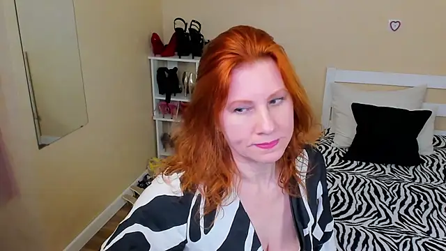FoxySophia online show from April 29, 2026, 2:48 am
