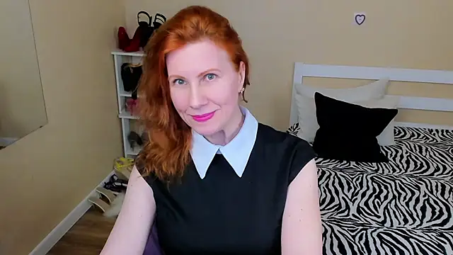 FoxySophia online show from May 4, 2026, 4:41 am