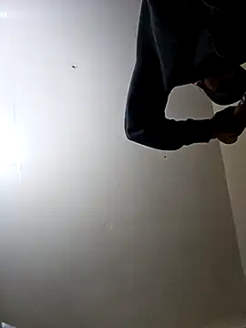 UncutHammer69 online show from December 2, 2025, 5:35 am