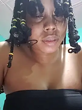 Snapshot of HONEYSWEETS_LIVE chatting on October 22, 2025, 4:35 am HONEYSWEETS LIVE online show from October 22, 2025, 4:35 am