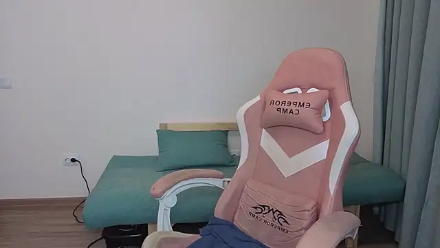 Jessy Ginger online show from December 22, 2025, 10:01 am