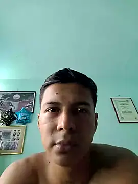 morenito420 online show from August 3, 2026, 3:16 pm
