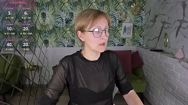 Paris Cherry online show from February 7, 2026, 6:22 pm