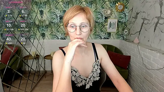 Paris Cherry online show from May 10, 2026, 1:05 pm
