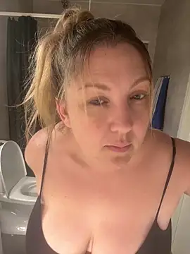 Snapshot of Anna_Alexa chatting on November 2, 2025, 4:31 pm Anna Alexa online show from November 2, 2025, 4:31 pm