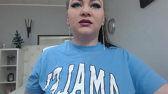 Snapshot of ClaraJoyFG chatting on January 21, 2025, 7:50 pm ClaraJoyFG online show from January 21, 2025, 7:50 pm