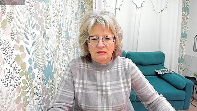 EvelynJoyful online show from January 6, 2025, 4:58 am