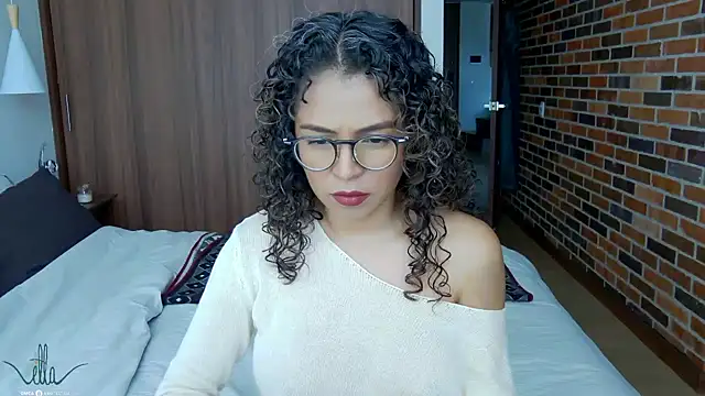 Snapshot of illaroom chatting on December 2, 2024, 6:43 pm illaroom online show from December 2, 2024, 6:43 pm