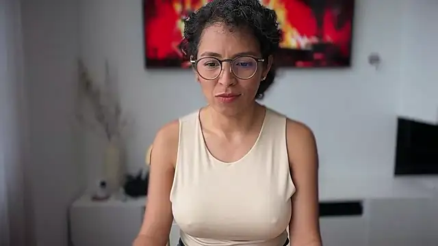 illaroom online show from April 7, 2026, 7:36 pm