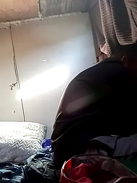 Snapshot of Serapitocojelon chatting on October 17, 2025, 10:01 pm Serapitocojelon online show from October 17, 2025, 10:01 pm