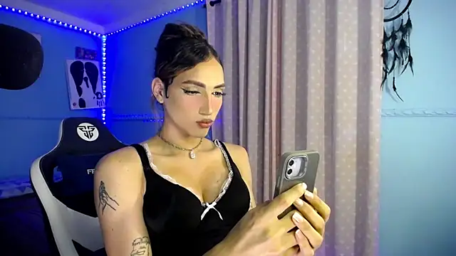 charlottesexxx online show from March 21, 2026, 10:24 pm