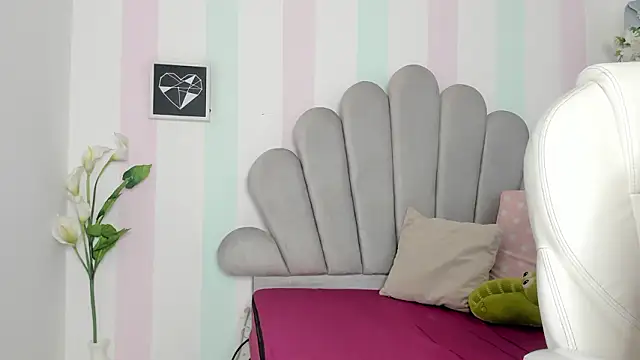   coonor   online show from February 12, 2026, 8:15 pm