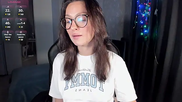 EllaFresh online show from March 17, 2025, 9:13 pm