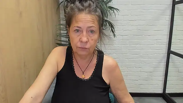 LindaPassionate online show from September 12, 2025, 5:18 am