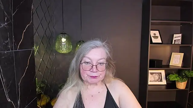 NataliMellow online show from February 3, 2026, 1:27 pm