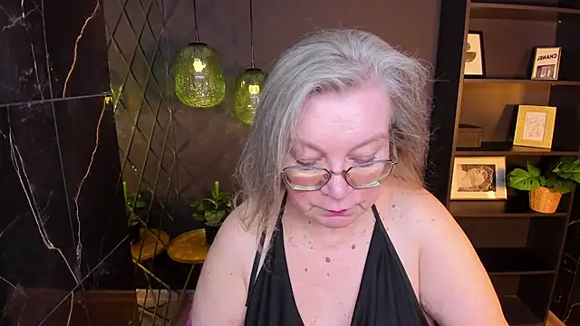 NataliMellow online show from April 12, 2026, 4:56 pm