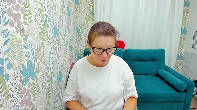 LeaPure online show from September 21, 2025, 5:09 am