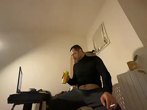 Snapshot of Enderson007 chatting on February 10, 2026, 4:00 pm Enderson007 online show from February 10, 2026, 4:00 pm