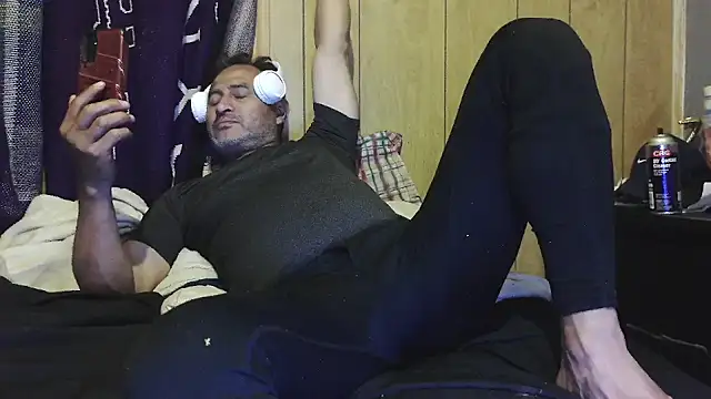 Snapshot of dantehot2020 chatting on February 18, 2026, 11:44 pm dantehot2020 online show from February 18, 2026, 11:44 pm