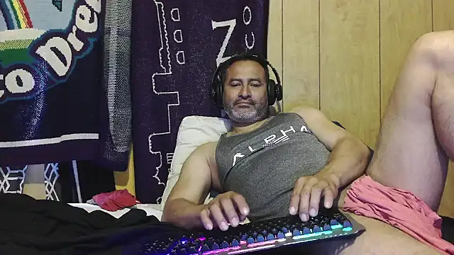 Snapshot of dantehot2020 chatting on February 27, 2026, 2:39 pm dantehot2020 online show from February 27, 2026, 2:39 pm