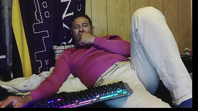 Snapshot of dantehot2020 chatting on March 15, 2026, 3:01 am dantehot2020 online show from March 15, 2026, 3:01 am