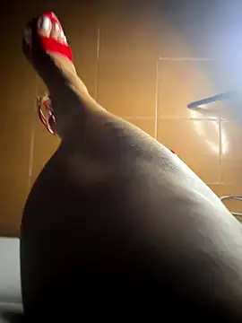 Snapshot of Wet-Pussycat chatting on October 8, 2025, 6:38 pm Wet-Pussycat online show from October 8, 2025, 6:38 pm