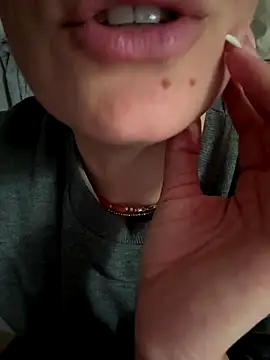 Snapshot of Wet-Pussycat chatting on October 25, 2025, 3:40 pm Wet-Pussycat online show from October 25, 2025, 3:40 pm