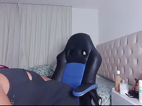 ms freyax online show from March 12, 2025, 4:08 am