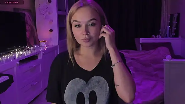 Snapshot of MaryDreaminess chatting on March 11, 2025, 7:36 pm MaryDreaminess online show from March 11, 2025, 7:36 pm