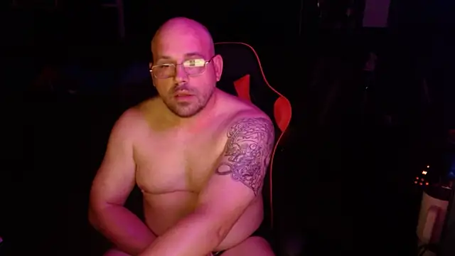 Hunter Largoxh online show from March 25, 2026, 4:29 am
