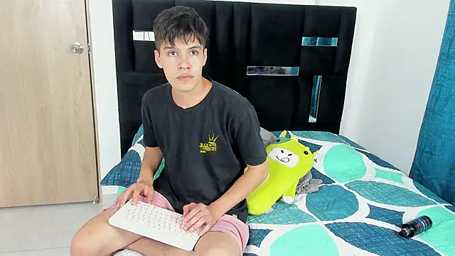 Snapshot of Dimitrixxx__ chatting on September 26, 2025, 10:25 pm Dimitrixxx   online show from September 26, 2025, 10:25 pm