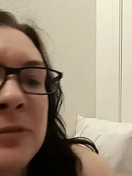DesreRose online show from August 4, 2026, 12:58 am
