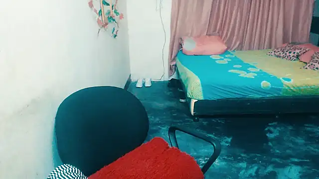 Snapshot of CindyClimax chatting on October 22, 2025, 2:01 am CindyClimax online show from October 22, 2025, 2:01 am