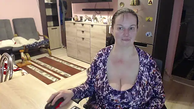Snapshot of BustyLadyAlma chatting on February 22, 2025, 5:12 am BustyLadyAlma online show from February 22, 2025, 5:12 am