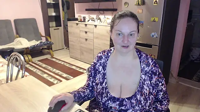 Snapshot of BustyLadyAlma chatting on March 21, 2025, 5:21 am BustyLadyAlma online show from March 21, 2025, 5:21 am