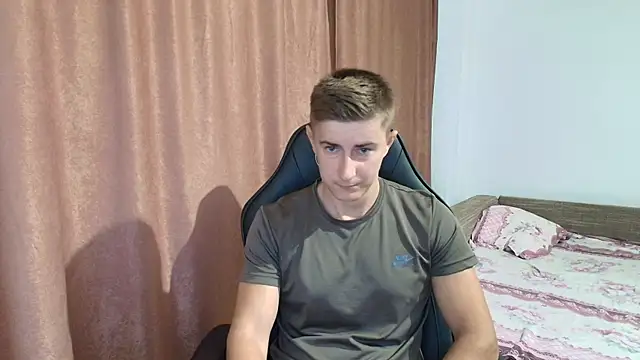 Todhorny9873 online show from February 17, 2025, 5:25 am