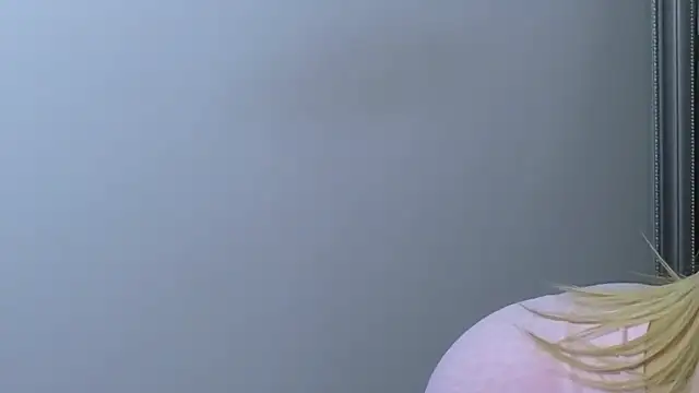 Snapshot of JuliaJuliette chatting on February 18, 2025, 8:47 pm JuliaJuliette online show from February 18, 2025, 8:47 pm