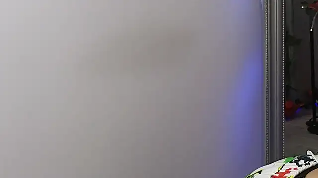 Snapshot of JuliaJuliette chatting on March 4, 2025, 8:27 pm JuliaJuliette online show from March 4, 2025, 8:27 pm
