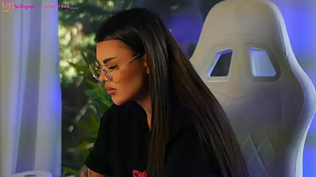 Snapshot of perfectt33n chatting on January 23, 2025, 10:22 am perfectt33n online show from January 23, 2025, 10:22 am