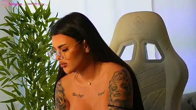 Snapshot of perfectt33n chatting on February 14, 2025, 10:07 am perfectt33n online show from February 14, 2025, 10:07 am