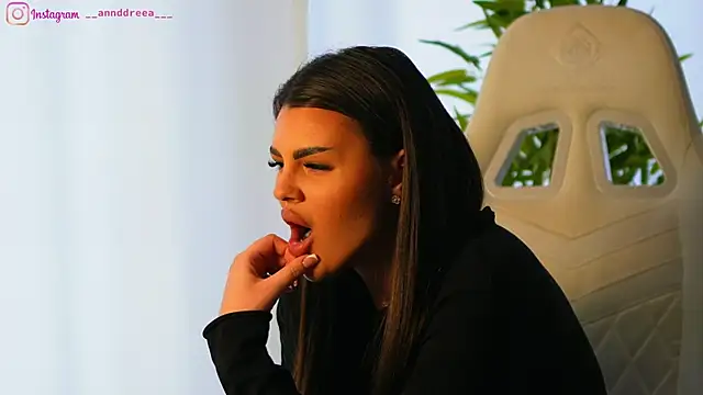 Snapshot of perfectt33n chatting on February 20, 2025, 9:33 am perfectt33n online show from February 20, 2025, 9:33 am