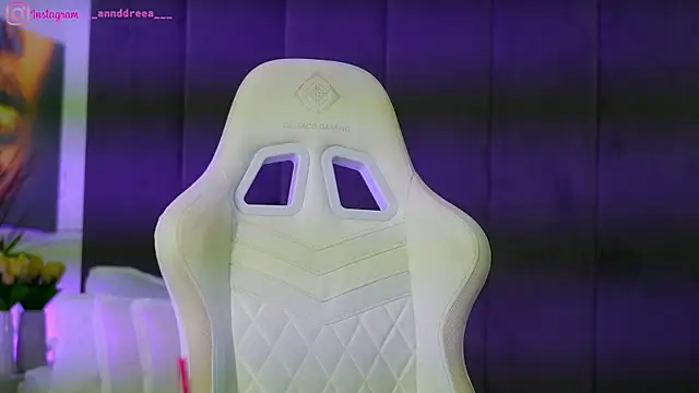 Snapshot of perfectt33n chatting on December 22, 2025, 4:15 pm perfectt33n online show from December 22, 2025, 4:15 pm