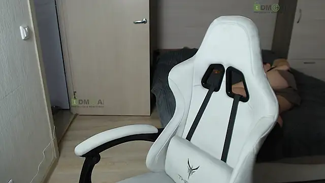 Sunny-Girl1 online show from March 3, 2025, 6:26 am