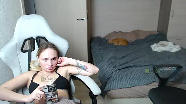 Sunny-Girl1 online show from March 6, 2025, 7:10 pm