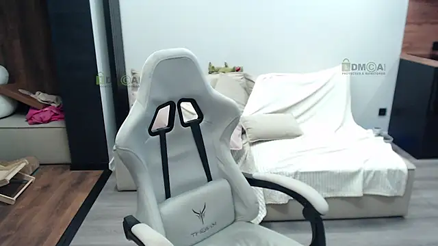 Sunny-Girl1 online show from October 14, 2025, 5:58 pm