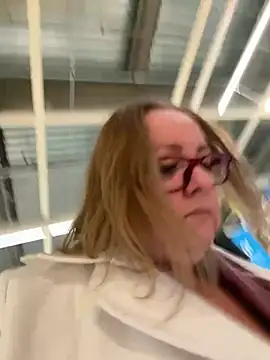 Snapshot of cplcokins34 chatting on March 8, 2025, 5:22 pm cplcokins34 online show from March 8, 2025, 5:22 pm