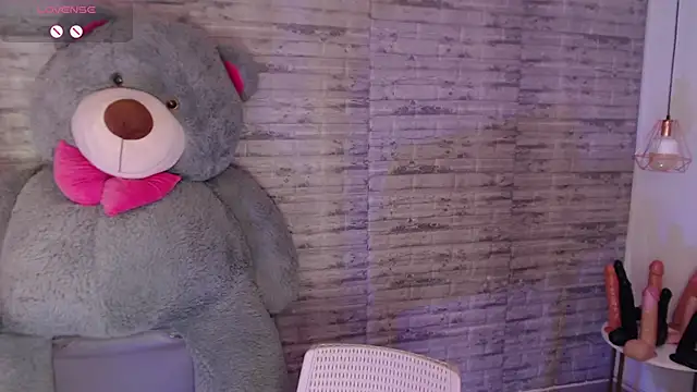 TinnaCobb online show from April 6, 2026, 4:30 pm