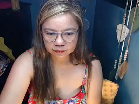 ambersmile online show from November 24, 2025, 8:52 pm